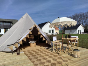 Luxury Tent with Restroom and shower, close to the Beach in Ystad